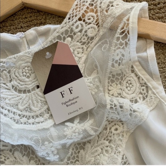 Women's Top White Sleeveless Boho Crochet Lace Chiffon Tunic - Picture 3 of 4